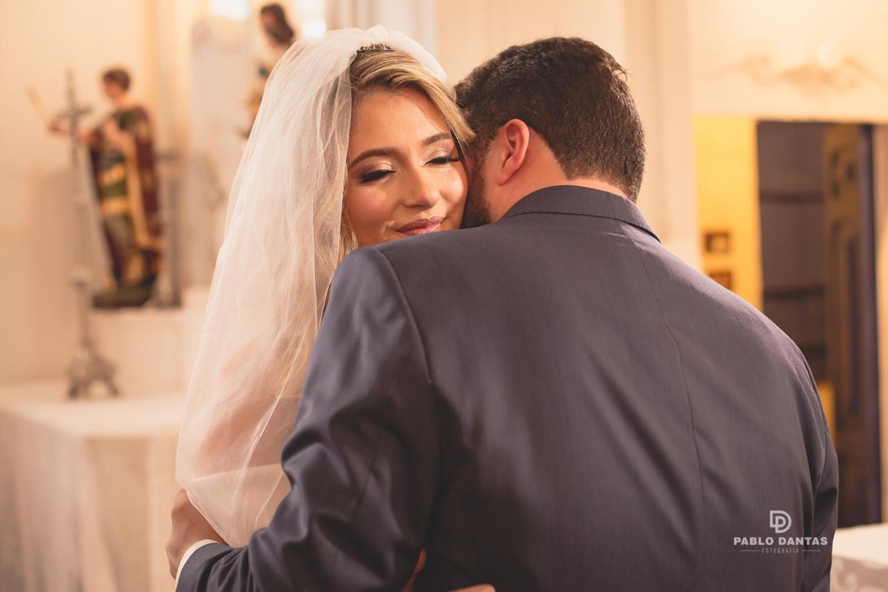 Casal posando para foto