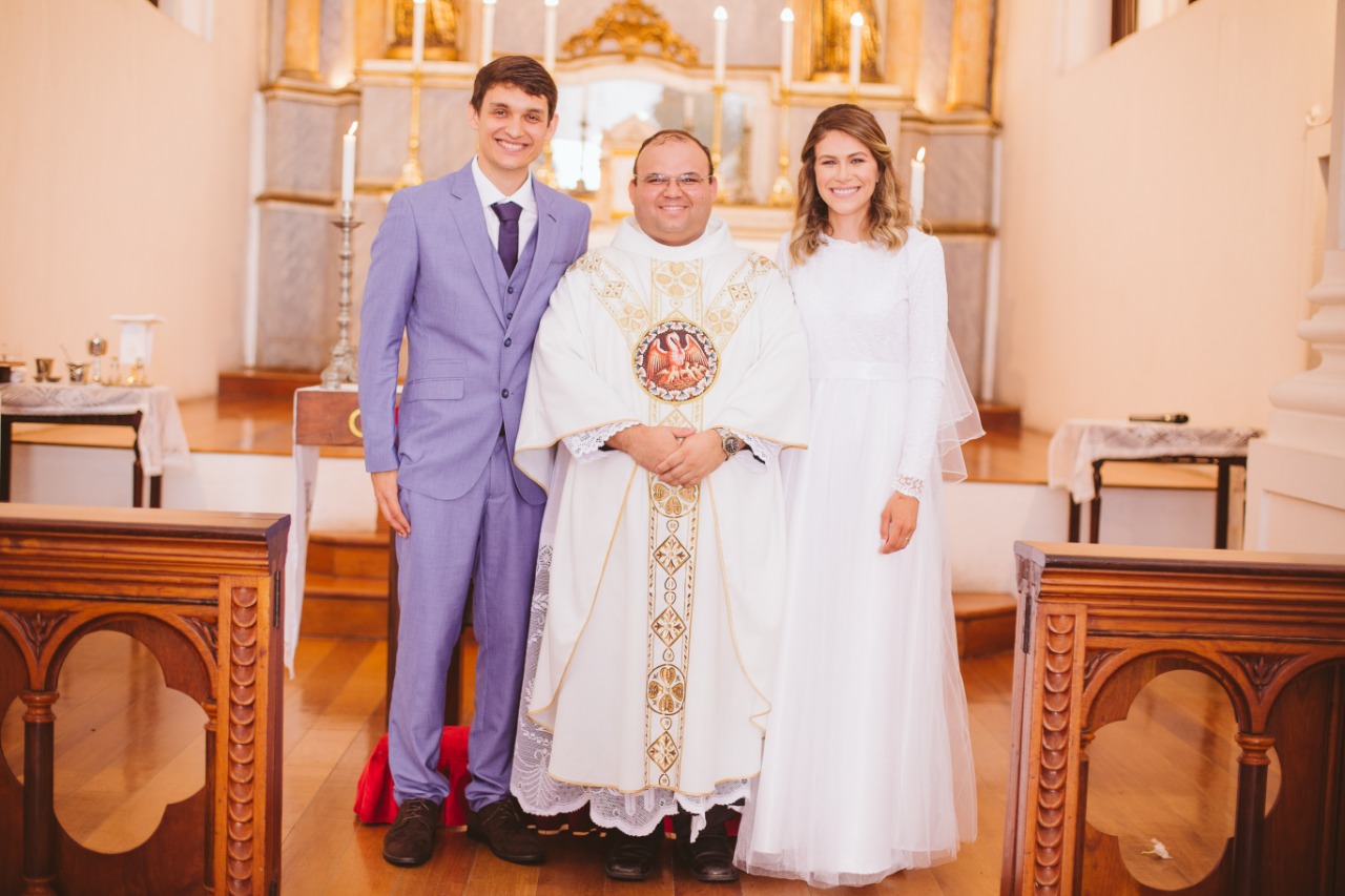 Casal posando para foto